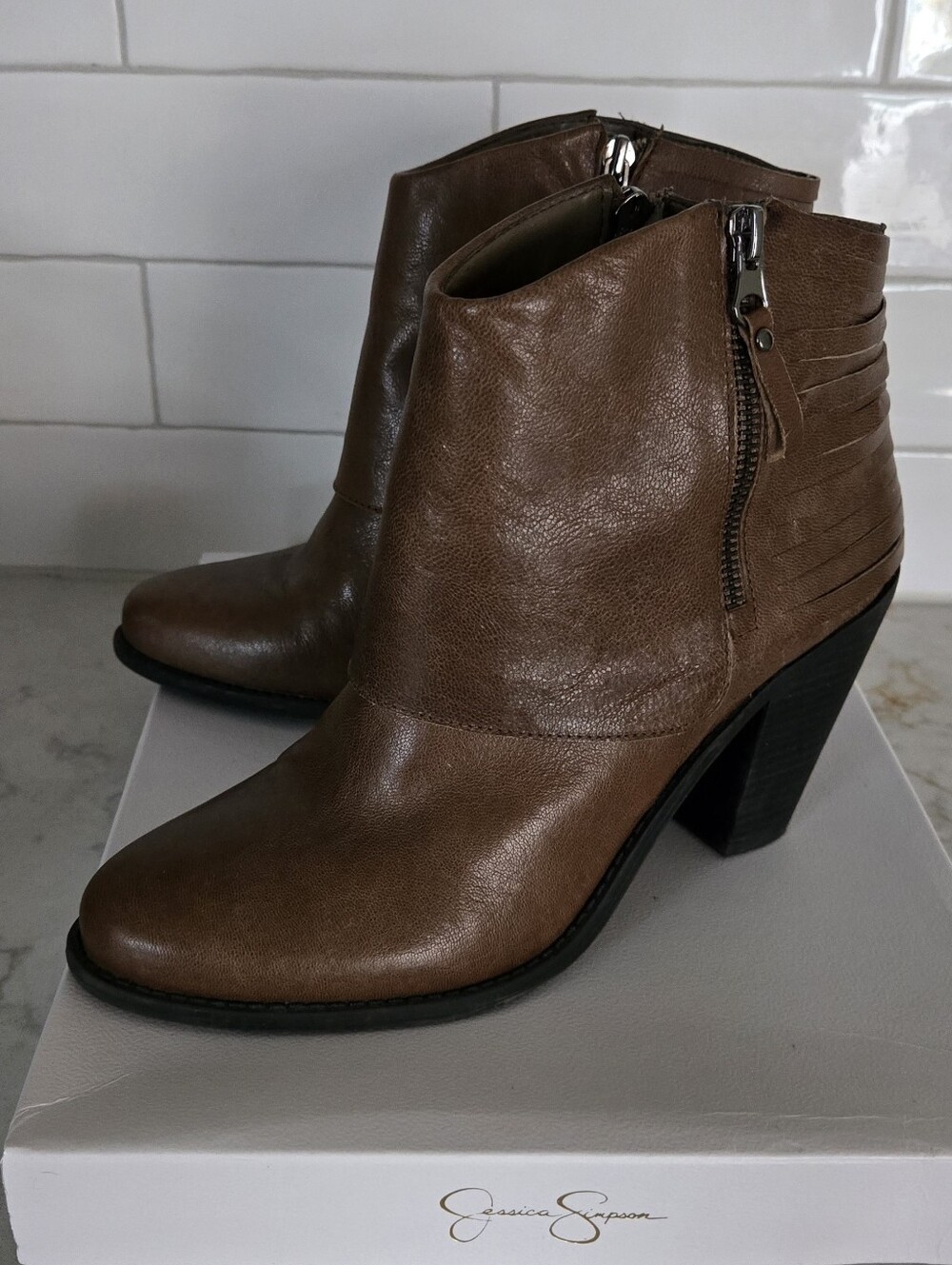Jessica Simpson Cerrina Boot - Picture 9 of 13